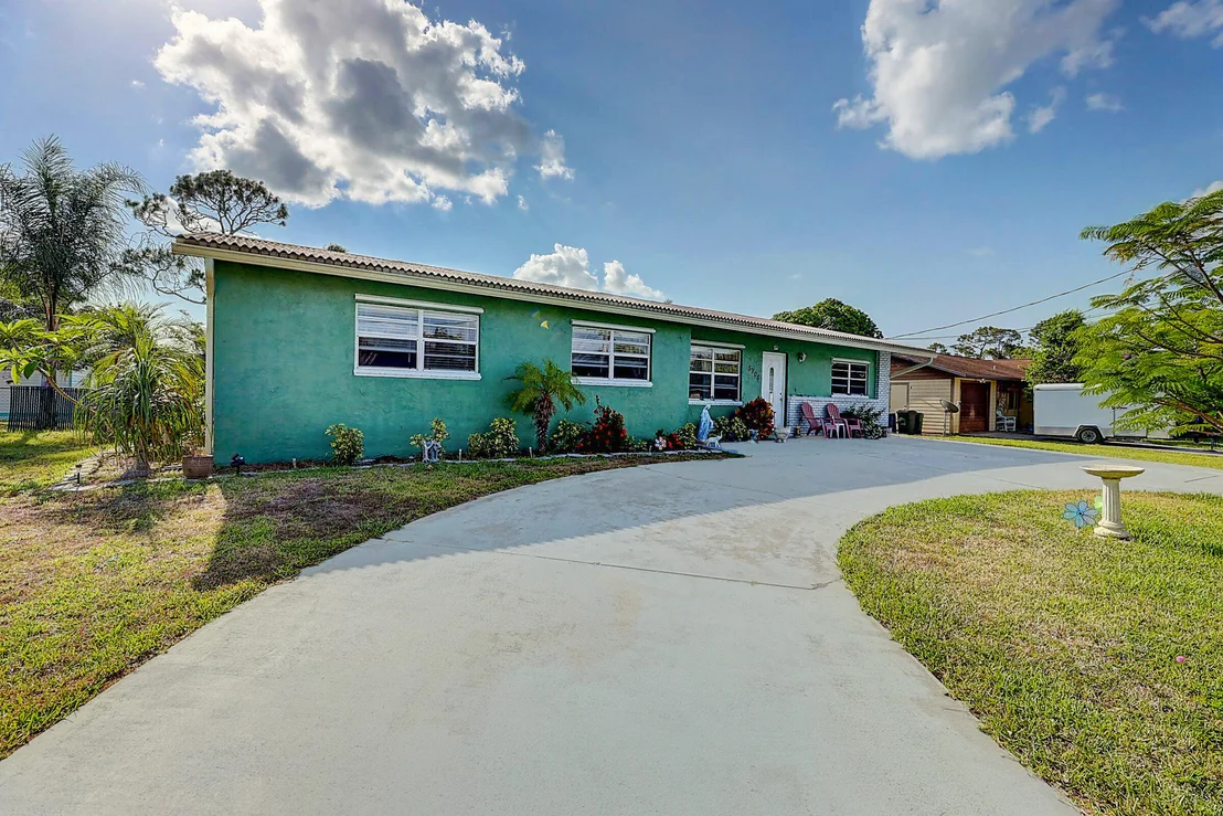 Photo of 5906 Cassia Drive