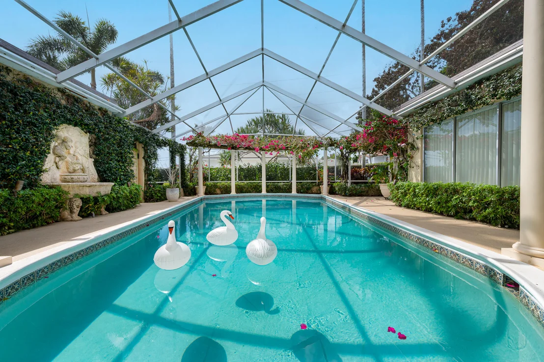 Photo of 280 Tradewind Drive