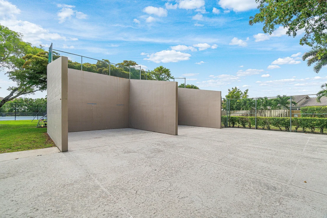 Photo of 9297 Laurel Green Drive