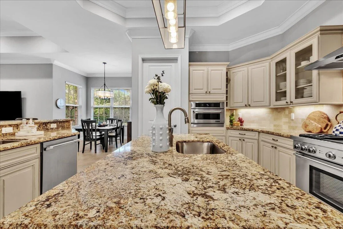 Photo of 378 Squire Drive