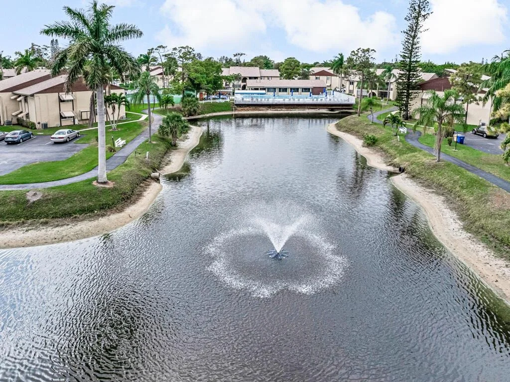 Photo of Unit D1 at 322 Pine Ridge Circle