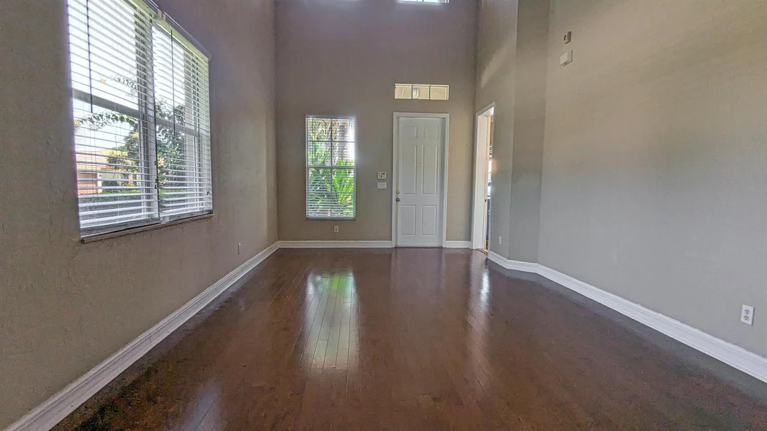 Photo of 5571 57 Way