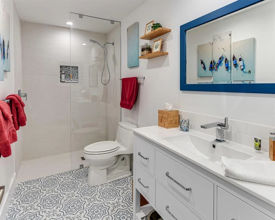 Photo of 200 Ellamar Road