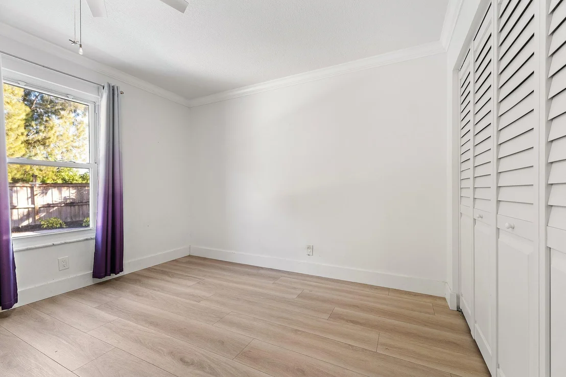 Photo of 162 Greentree Circle