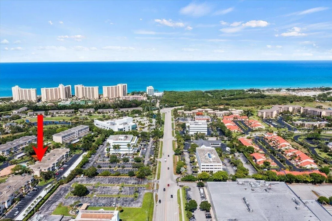 Photo of Unit 203E at 300 N Highway A1a