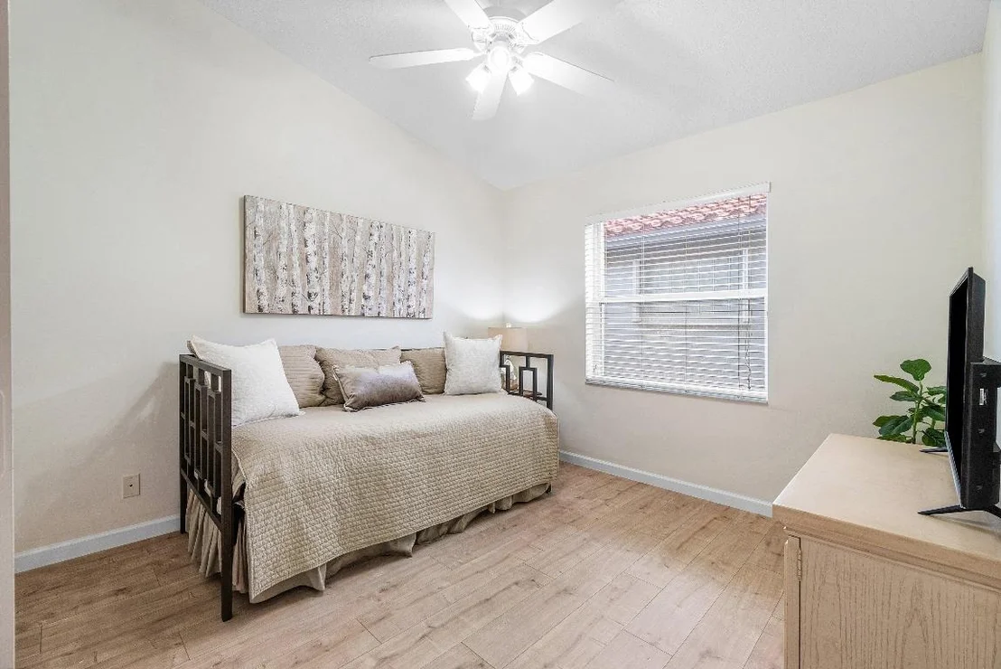 Photo of 6698 Sherbrook Drive