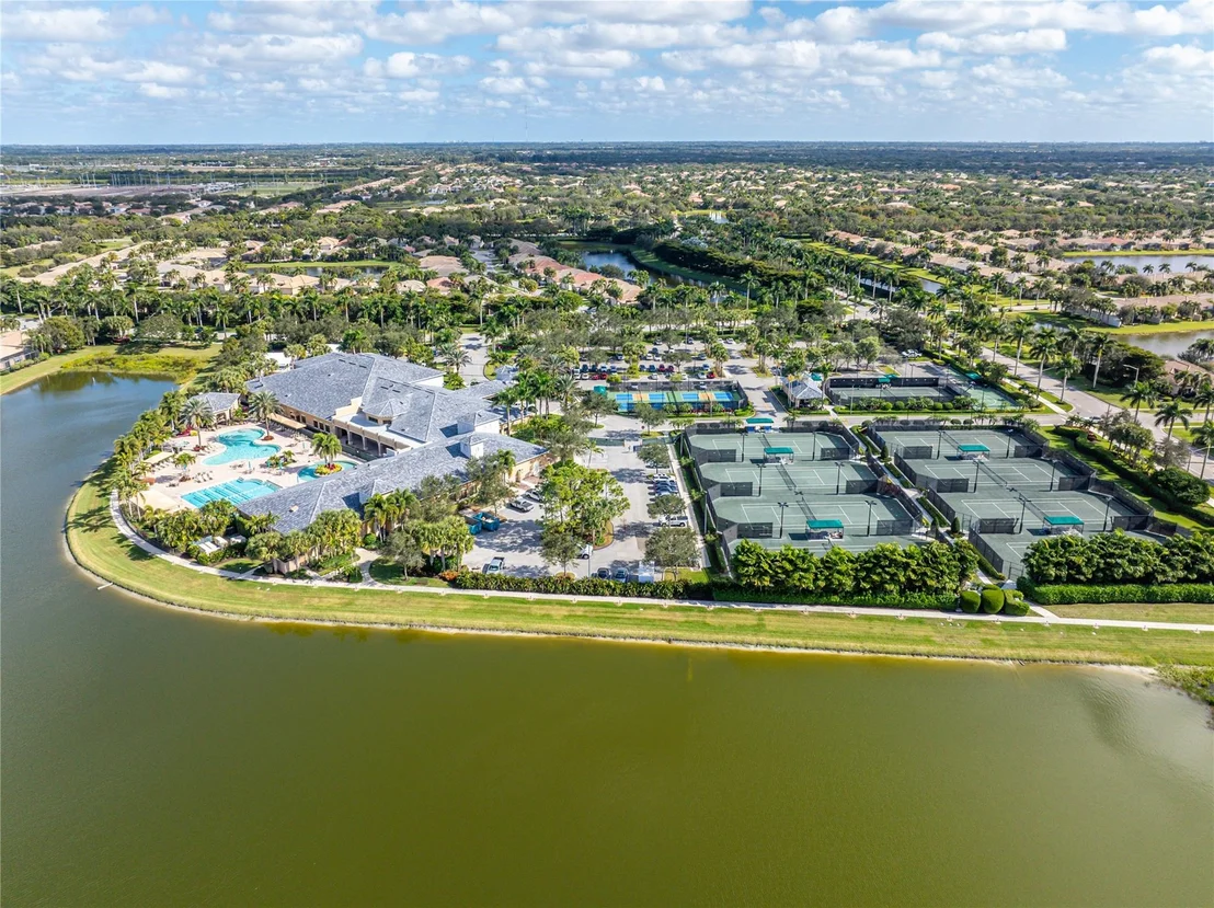 Photo of 10516 Whitewind Circle