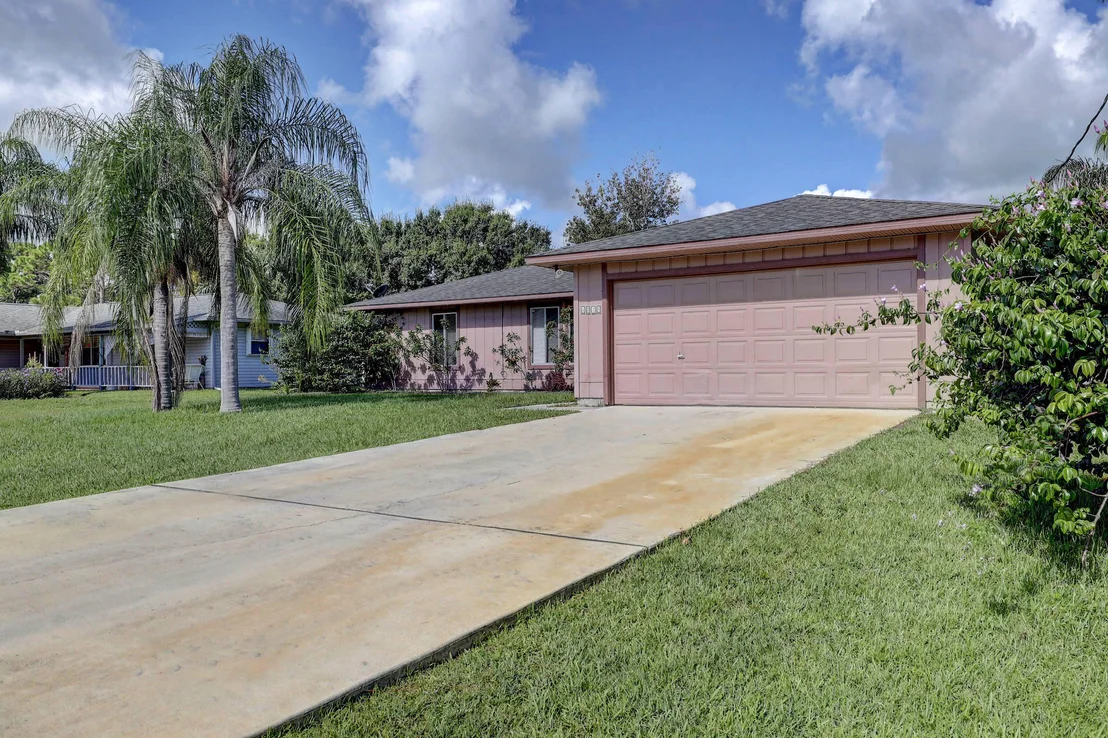 Photo of 6015 Spruce Drive