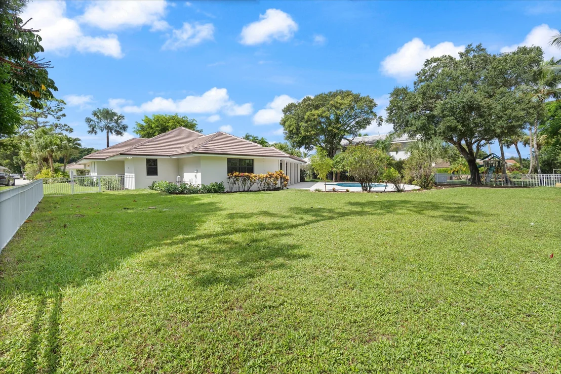 Photo of 460 Glenbrook Drive