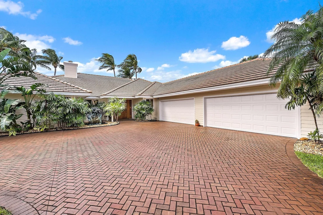 Photo of 18371 SE Lakeside Drive