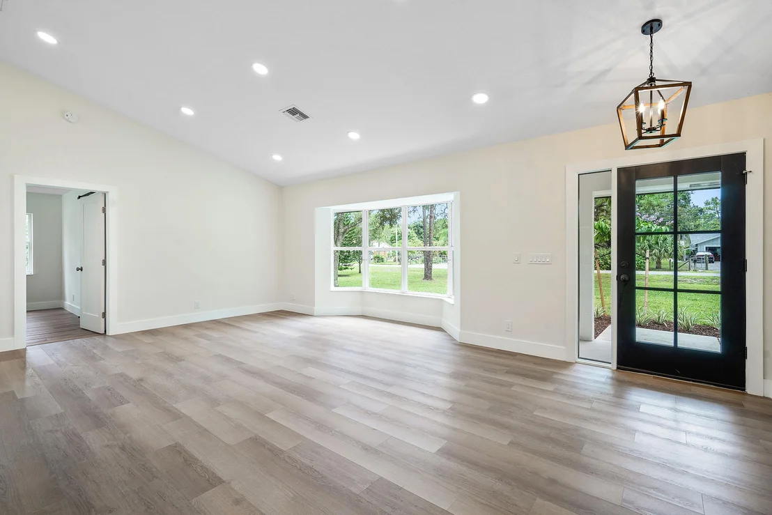 Photo of 13761 158th Street N