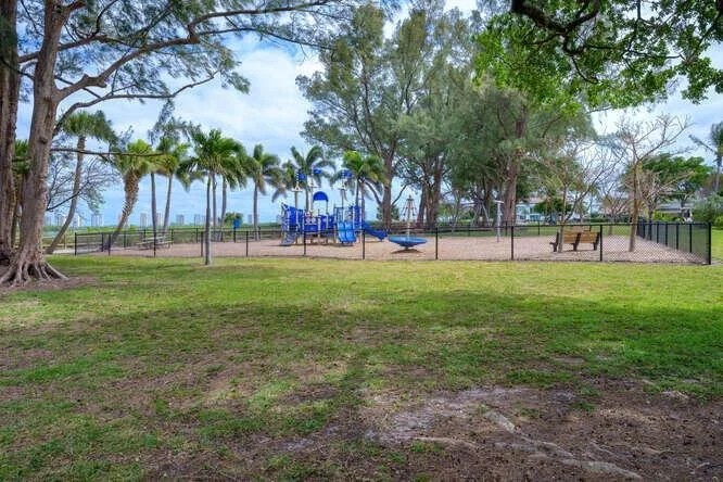 Photo of 137 Gulfstream Road