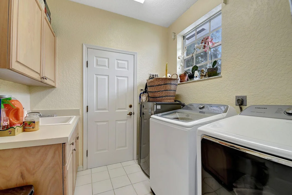 Photo of 2773 Hampton Circle S