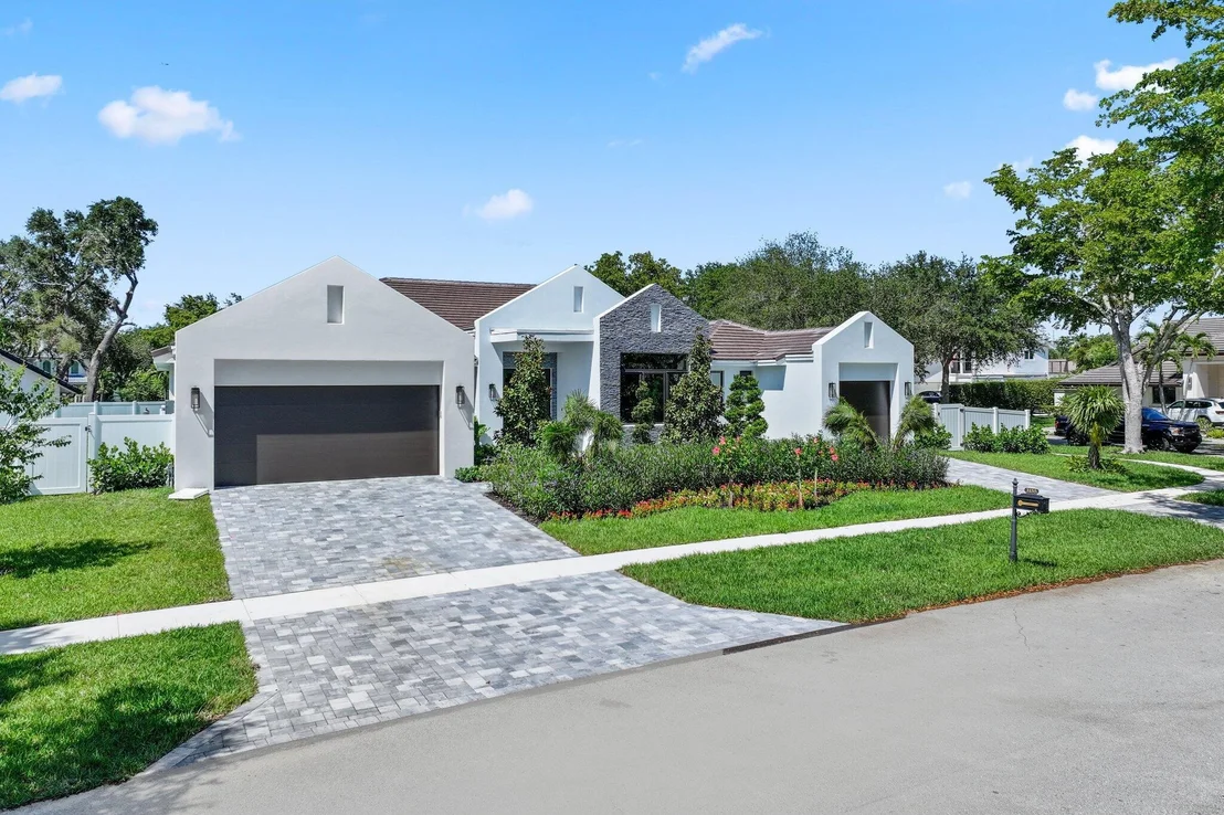 Photo of 3155 Equestrian Drive