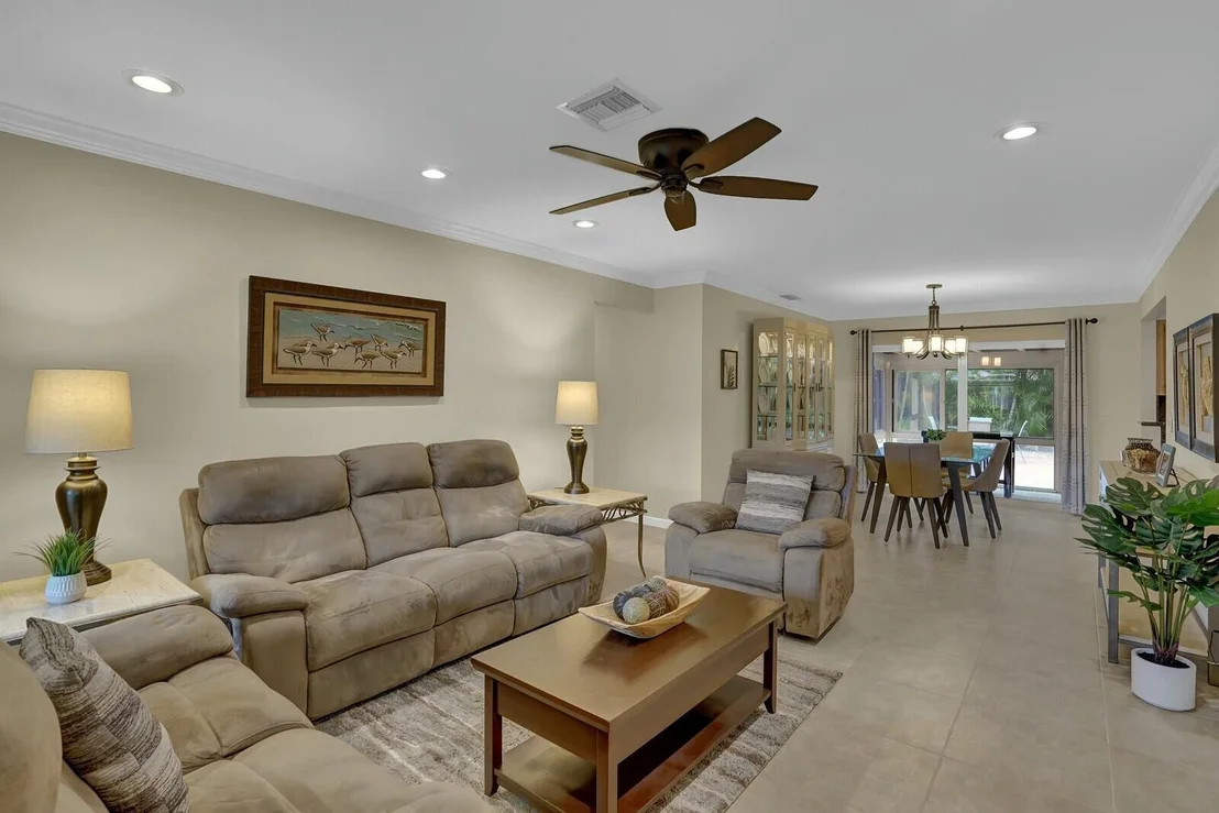 Photo of 736 Heron Drive