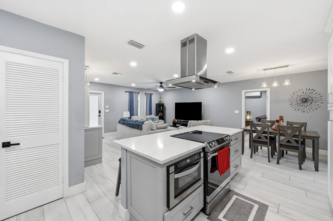 Photo of 141 SE 8th Street