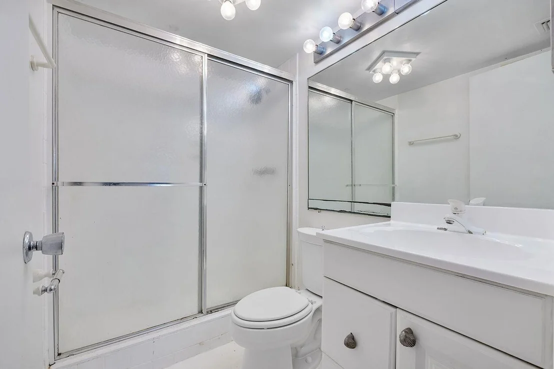 Photo of Unit 508 at 1075 RIVERSIDE Drive