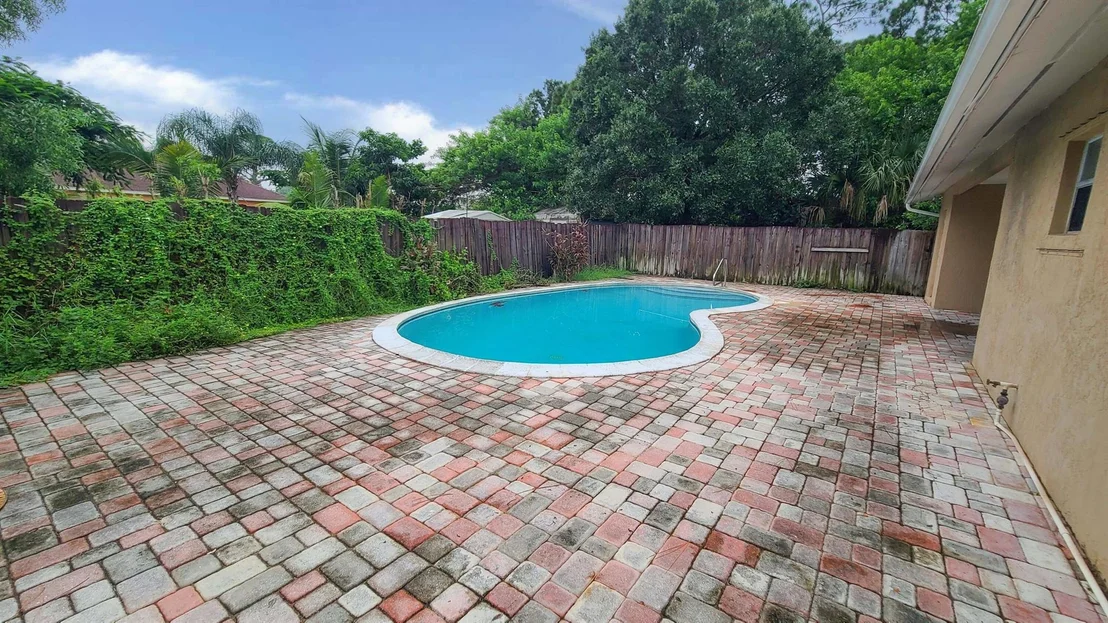 Photo of 5506 Palm Drive