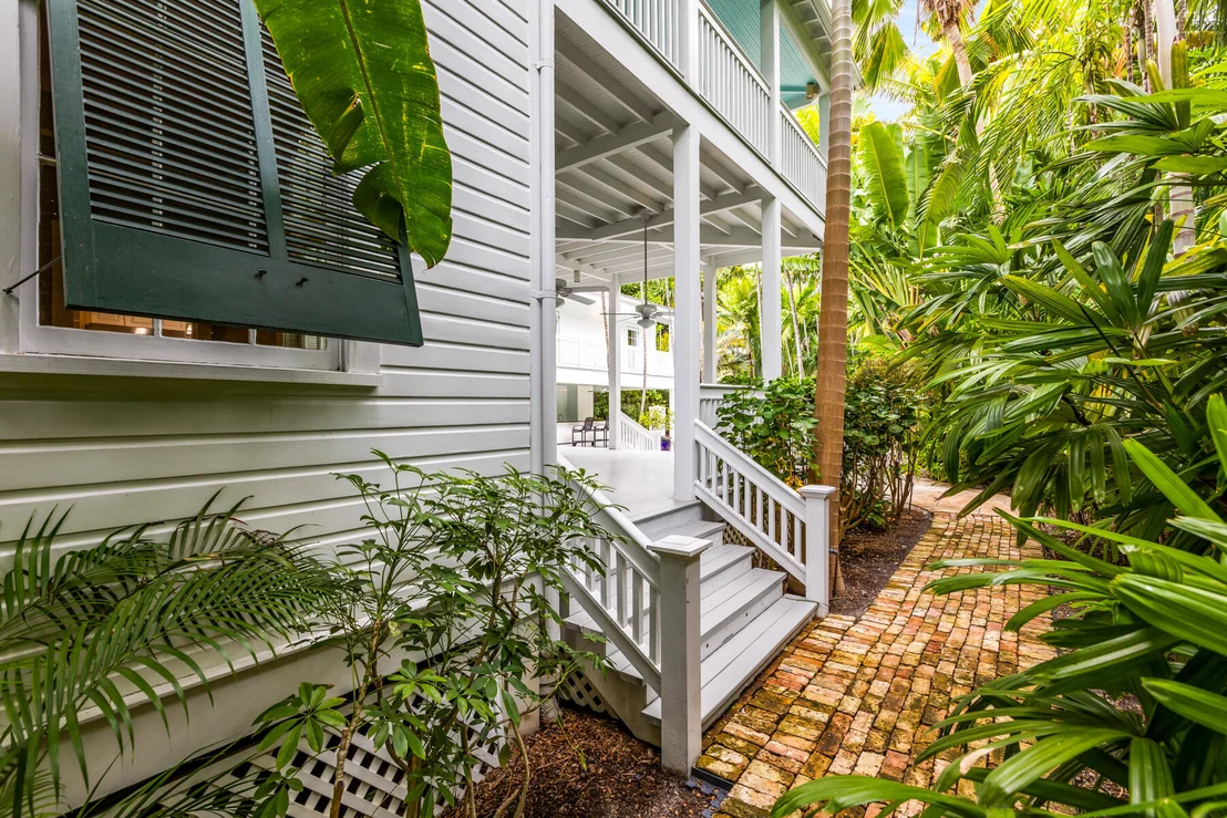 Photo of 328 Whitehead Street