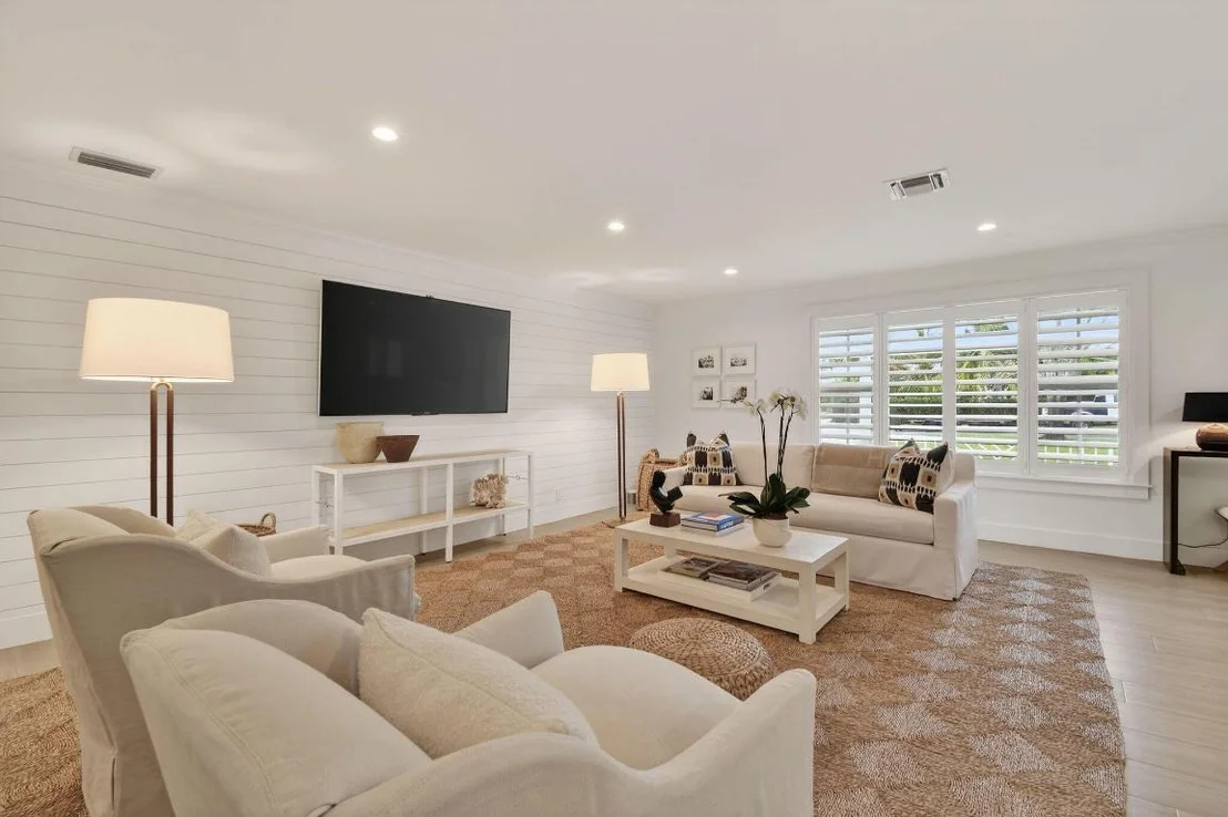 Photo of 700 Lakeside Circle