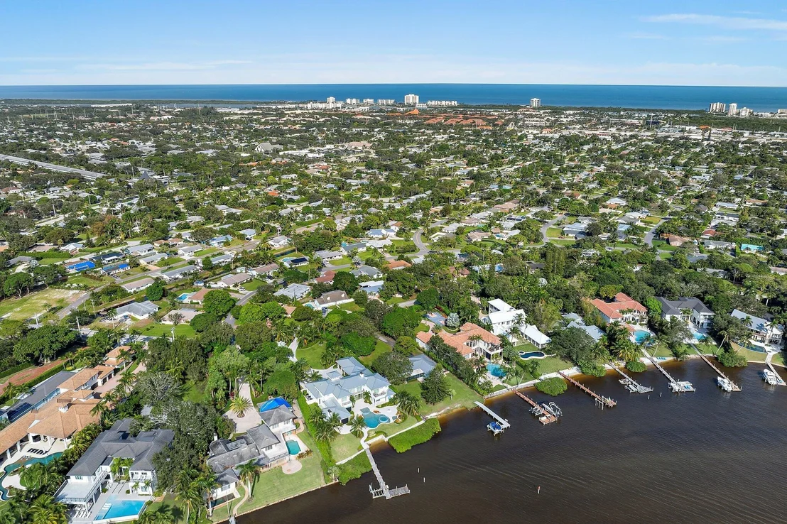 Photo of 243 W Riverside Drive