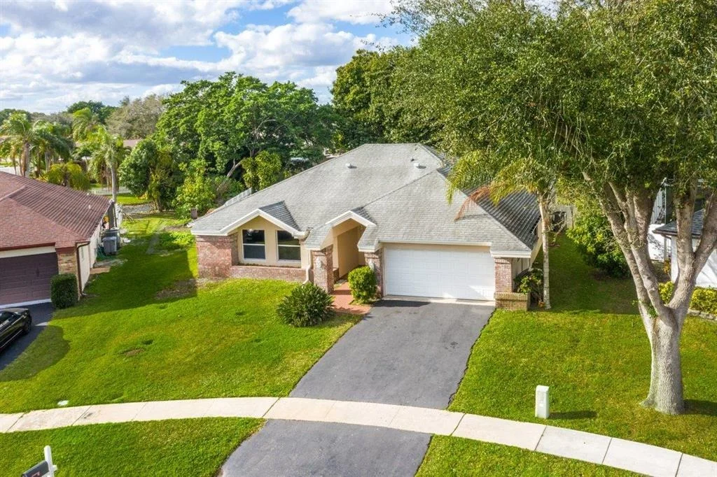 Photo of 18340 181st Circle S