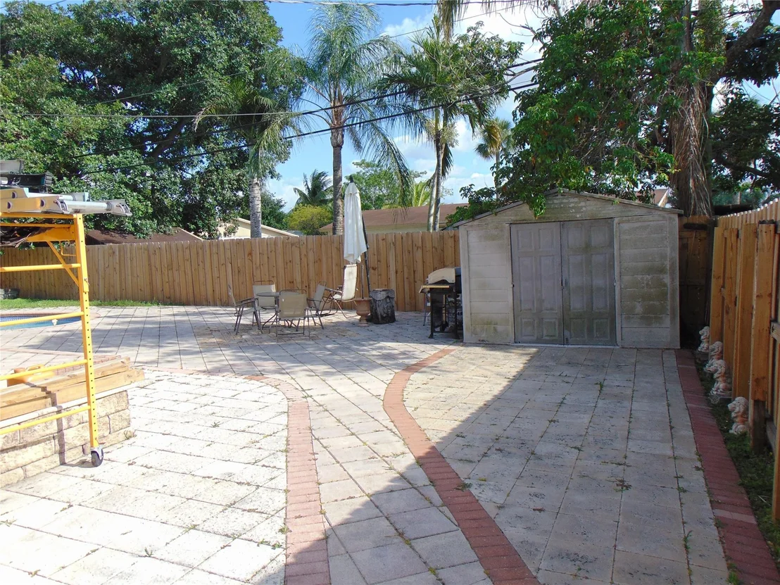 Photo of 6512 NW 9th Street