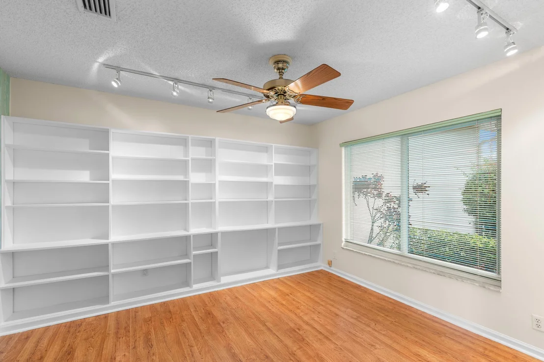 Photo of 6230 Petaluma Drive