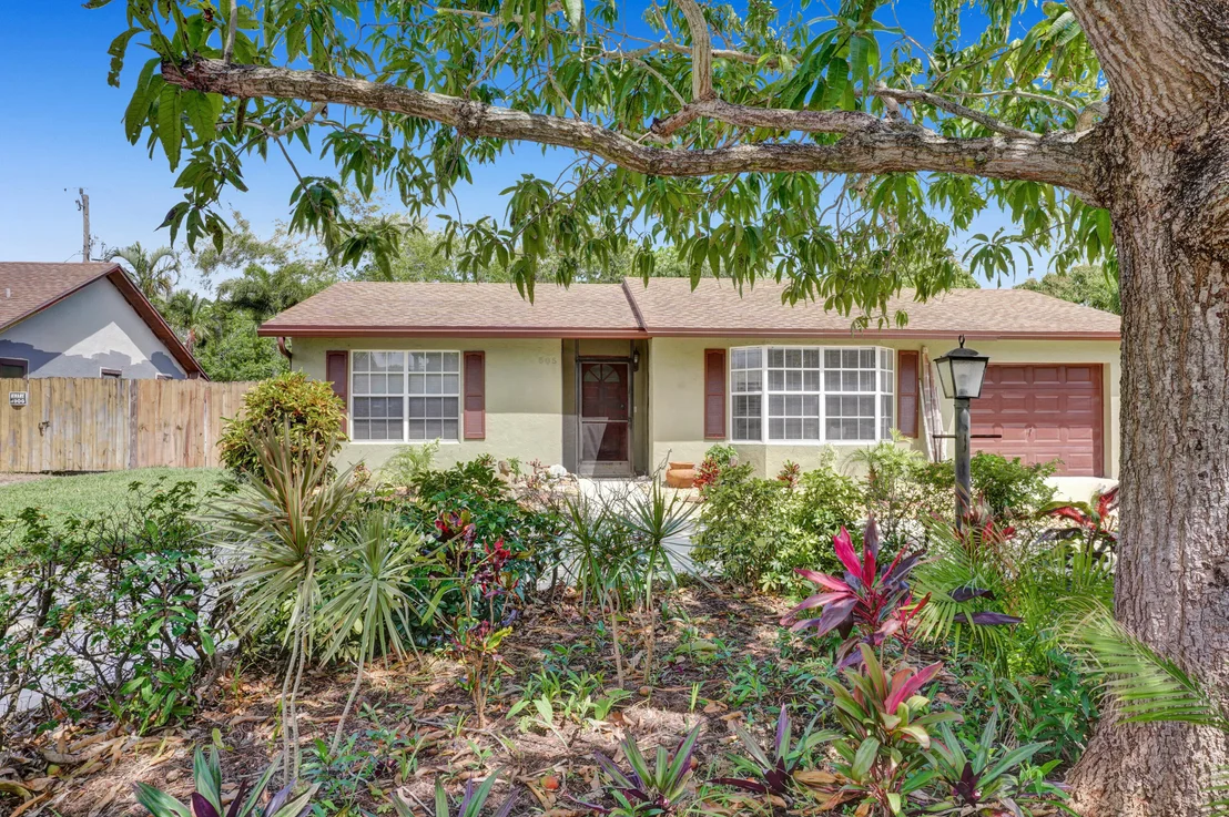 Photo of 505 Heron Drive