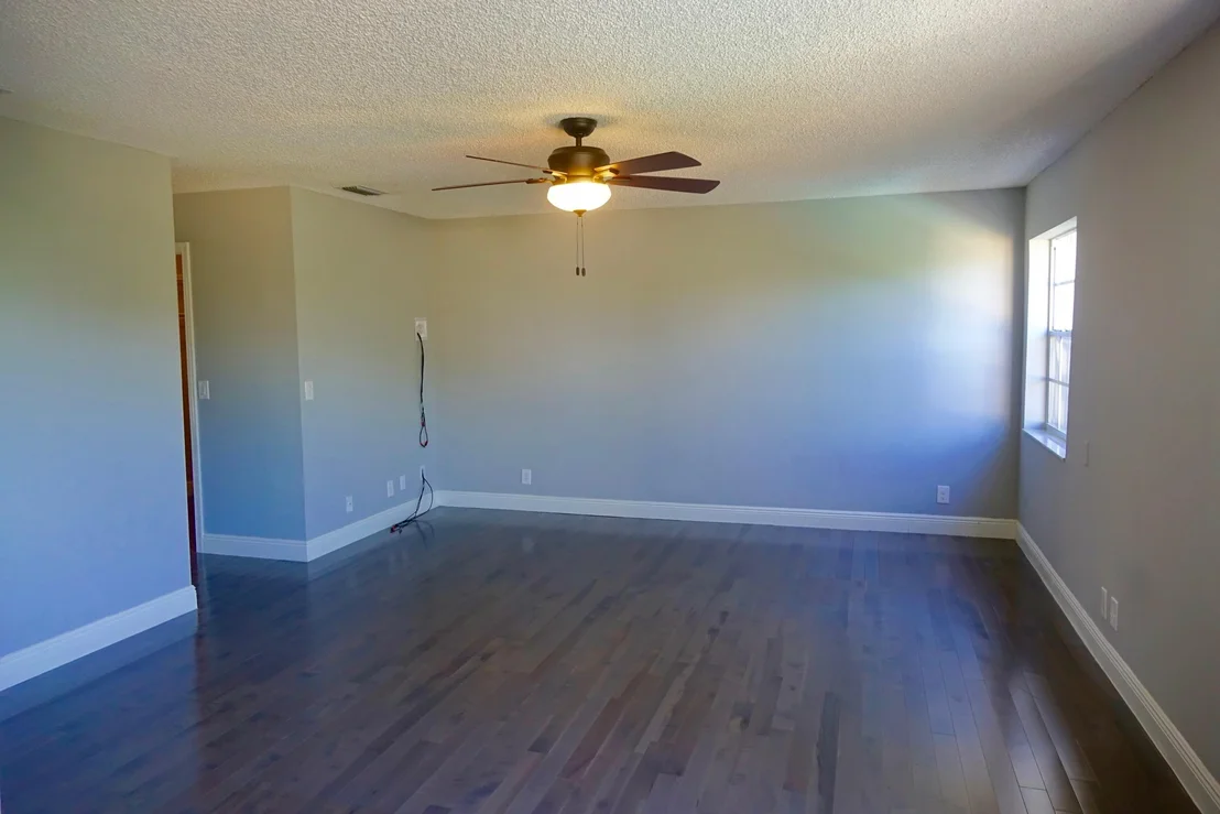 Photo of 11061 Lakeaire Circle