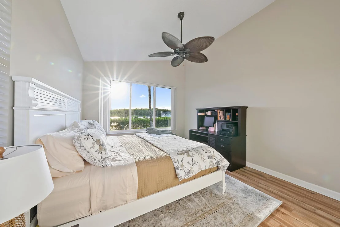 Photo of 8575 SE Water Oak Place