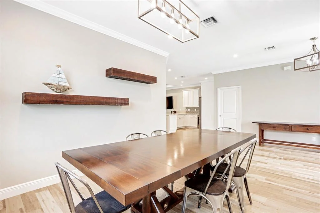 Photo of 17735 Cinquez Park Road W