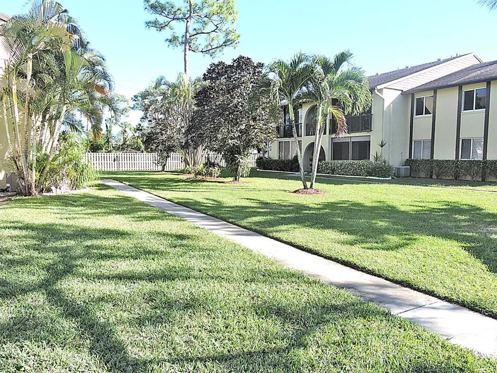Photo of Unit C2 at 320 Pine Ridge Circle