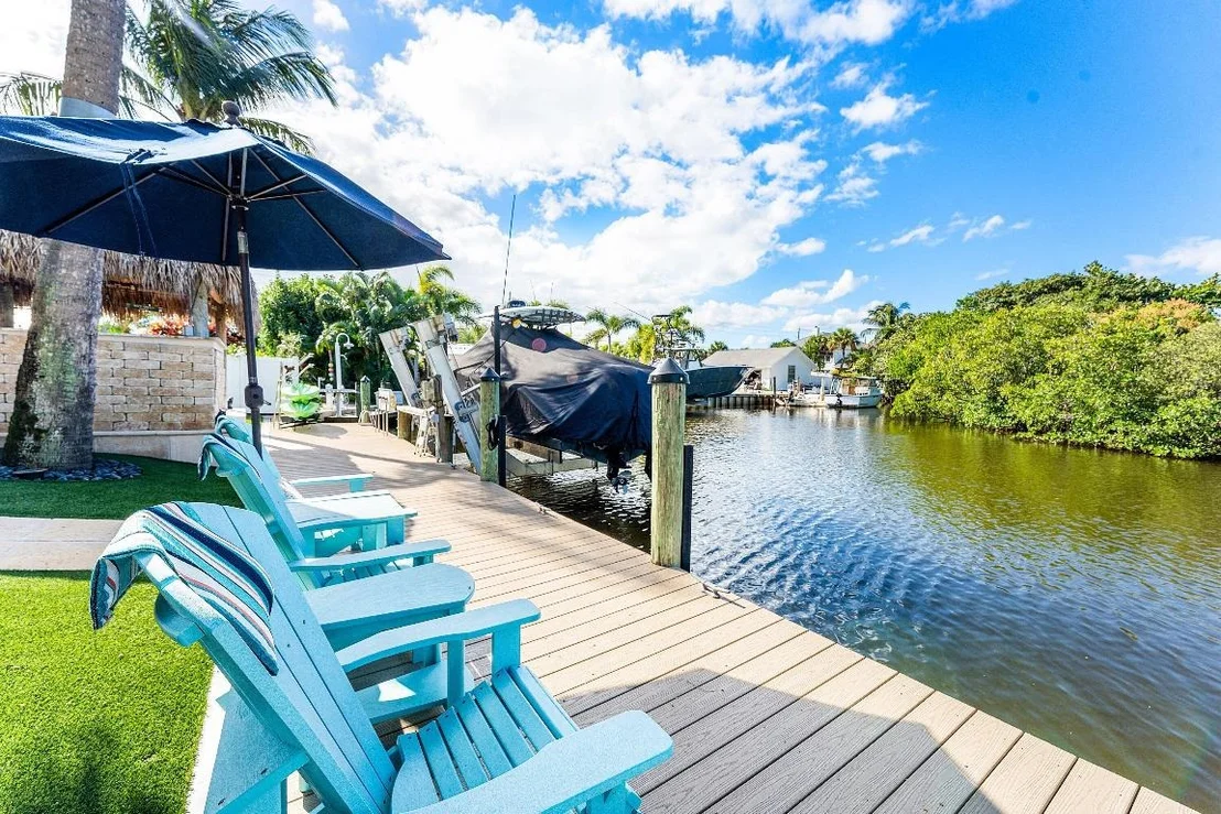 Photo of 906 Dolphin Drive