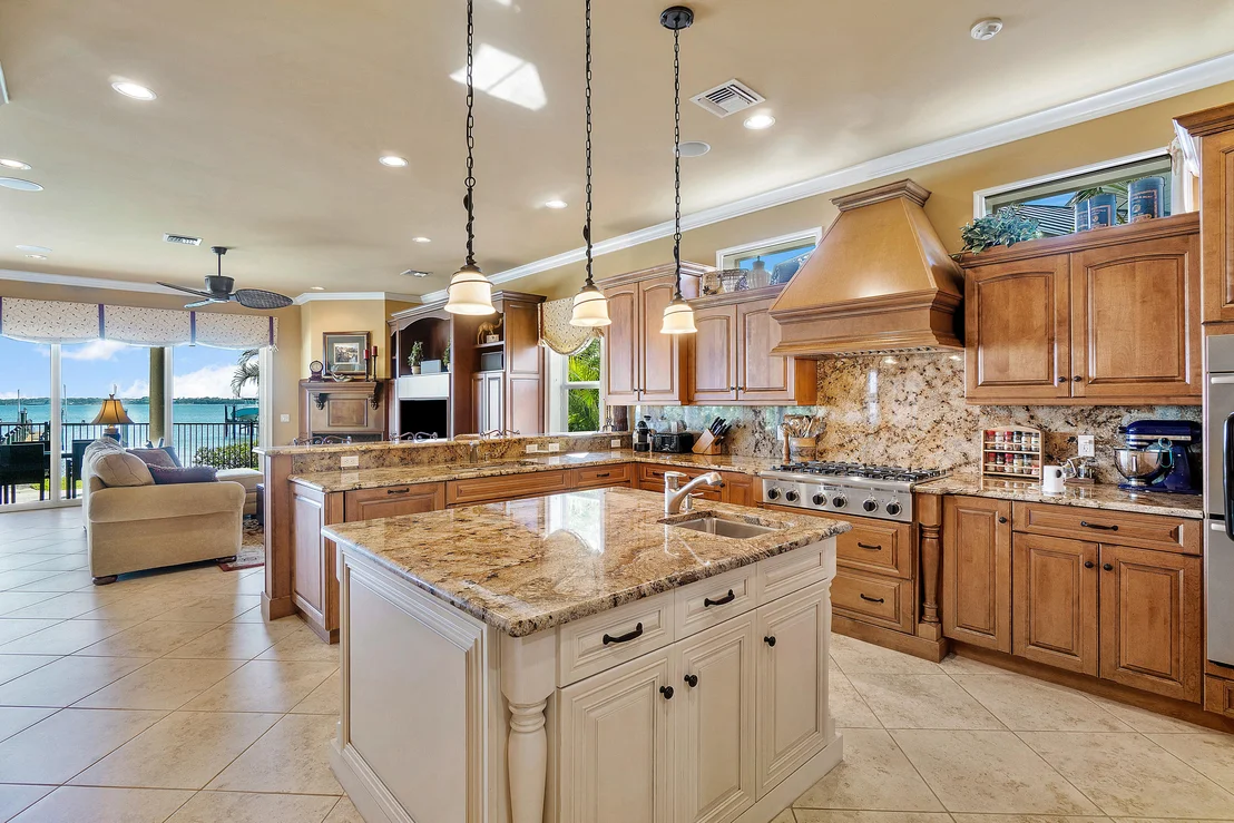 Photo of 4380 NE Joes Point Road