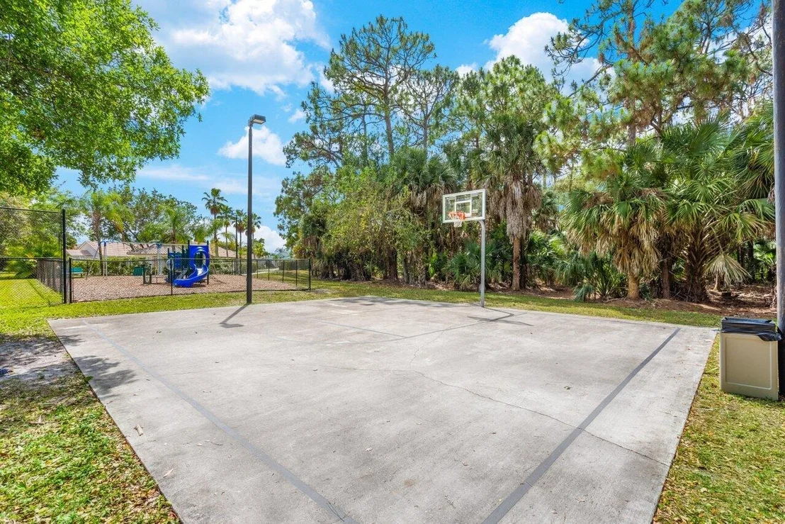 Photo of 1652 Oak Berry Circle