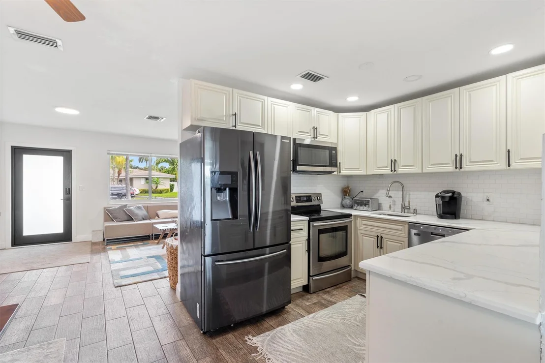 Photo of 2240 NE 37th Street