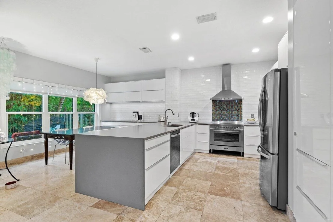 Photo of 6828 Hendry Drive