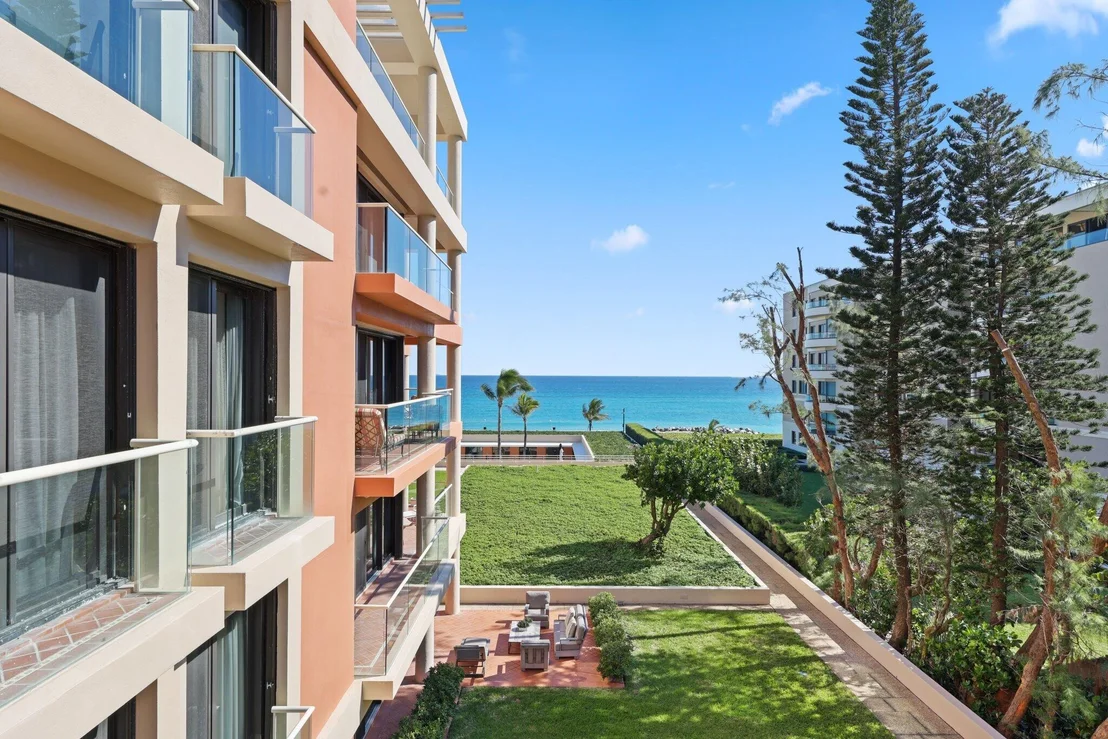 Photo of Unit S32 at 2 N Breakers Row