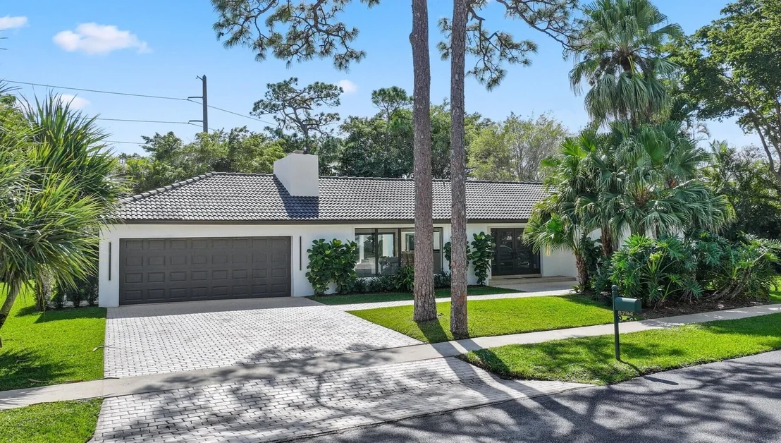 Photo of 6794 Giralda Circle