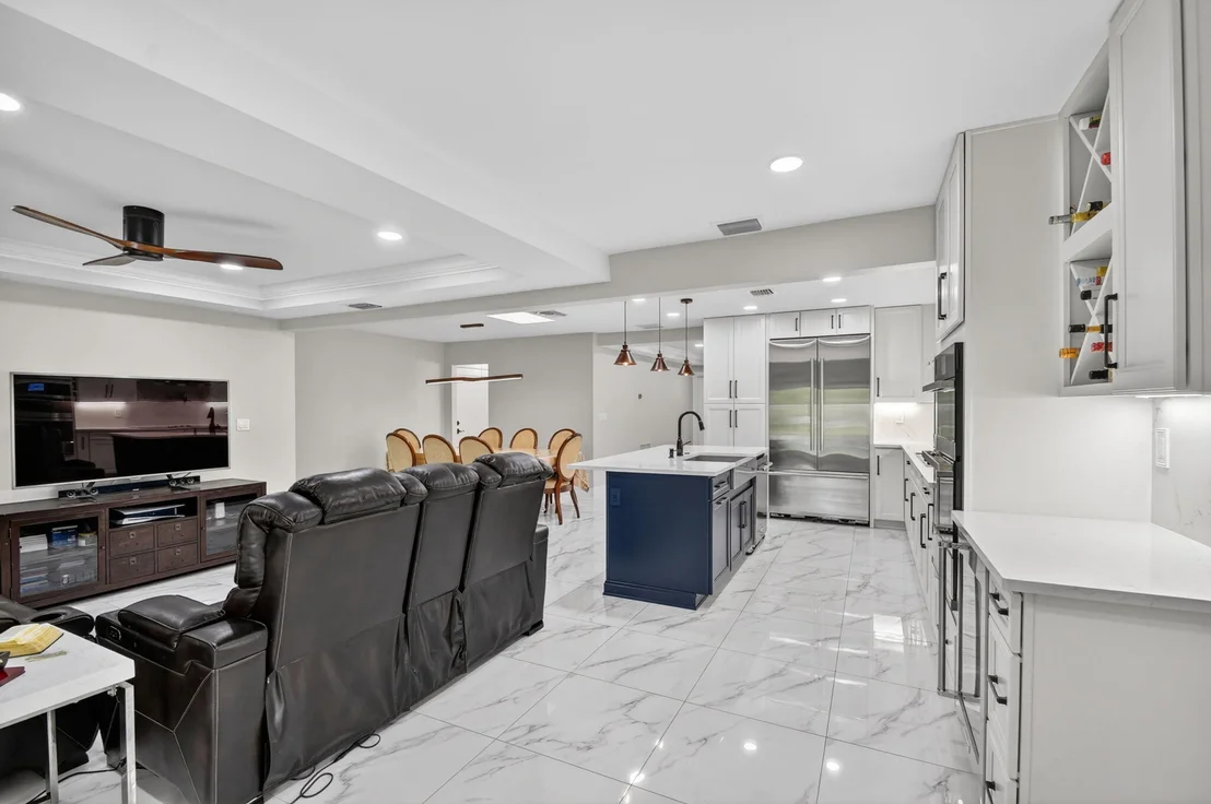 Photo of 2277 Summit Boulevard