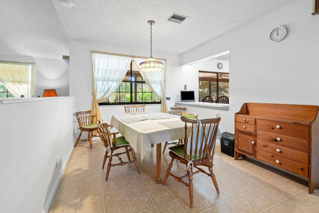 Photo of 15094 Timberlane Place