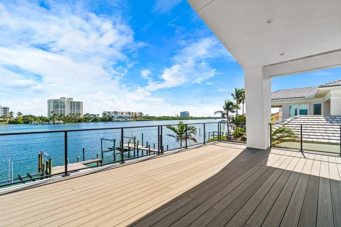 Photo of 3445 Harbor Road N