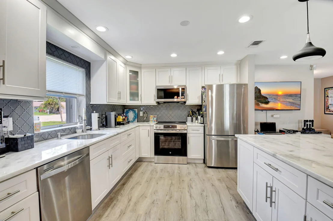 Photo of 6122 Overland Place