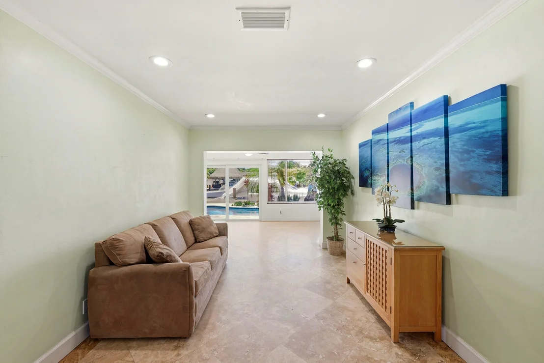 Photo of 390 SE 12th Avenue