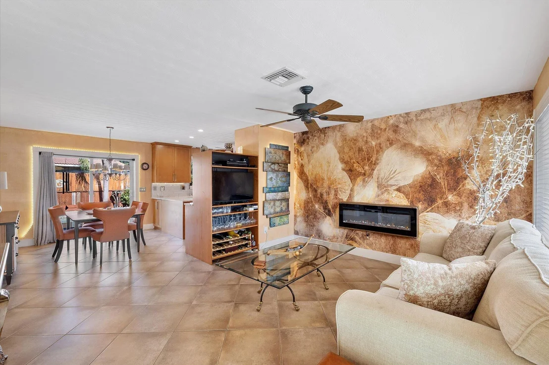 Photo of 3241 NE 9TH Terrace