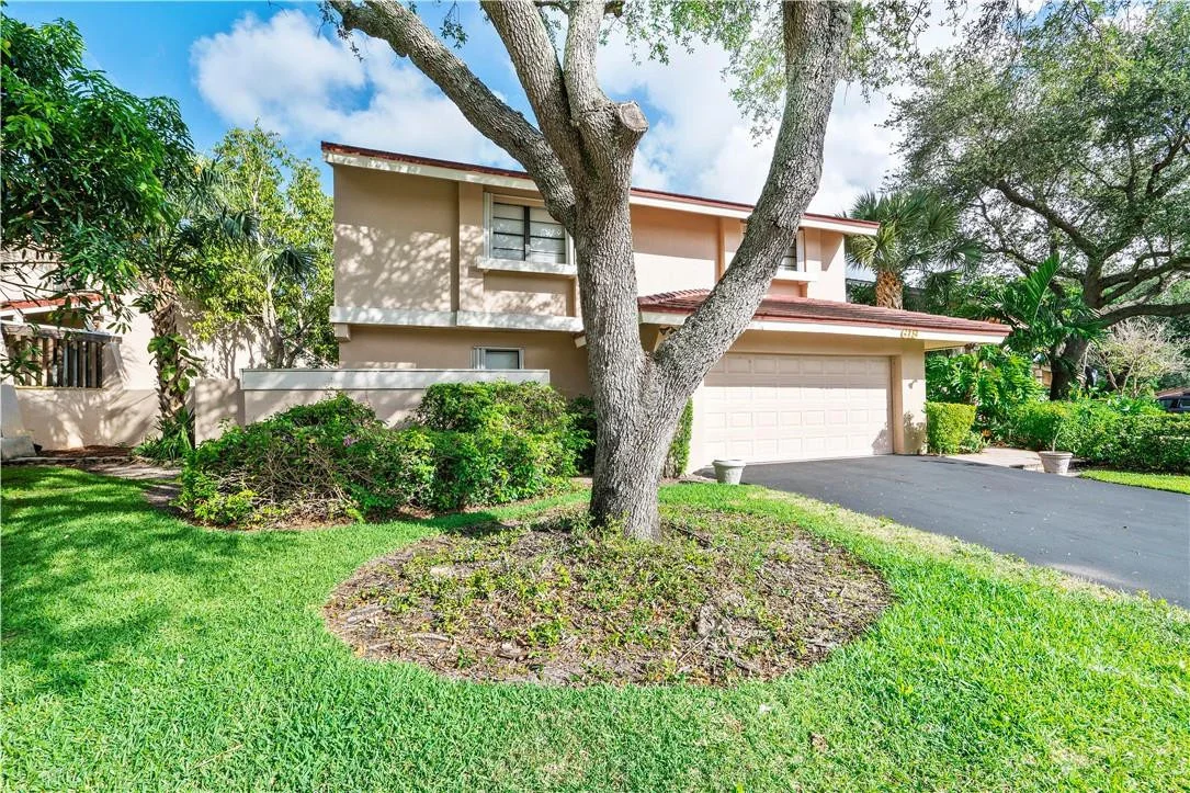 Photo of 619 Hollows Circle