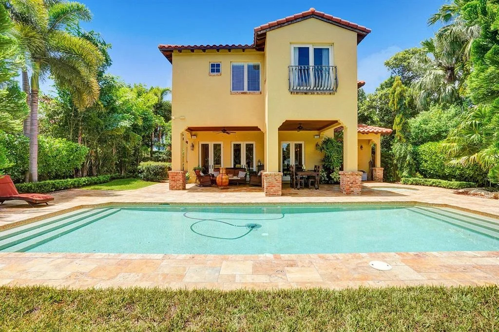 Photo of 489 Oregon Lane