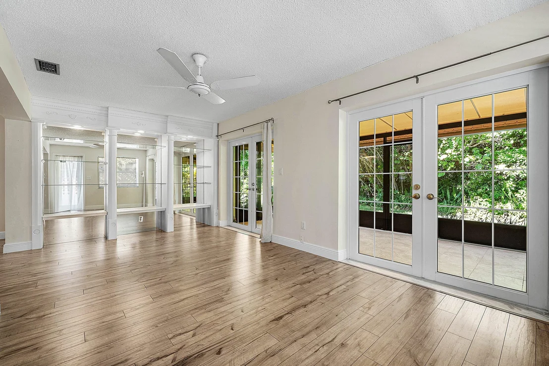 Photo of 241 DEL RIO Boulevard