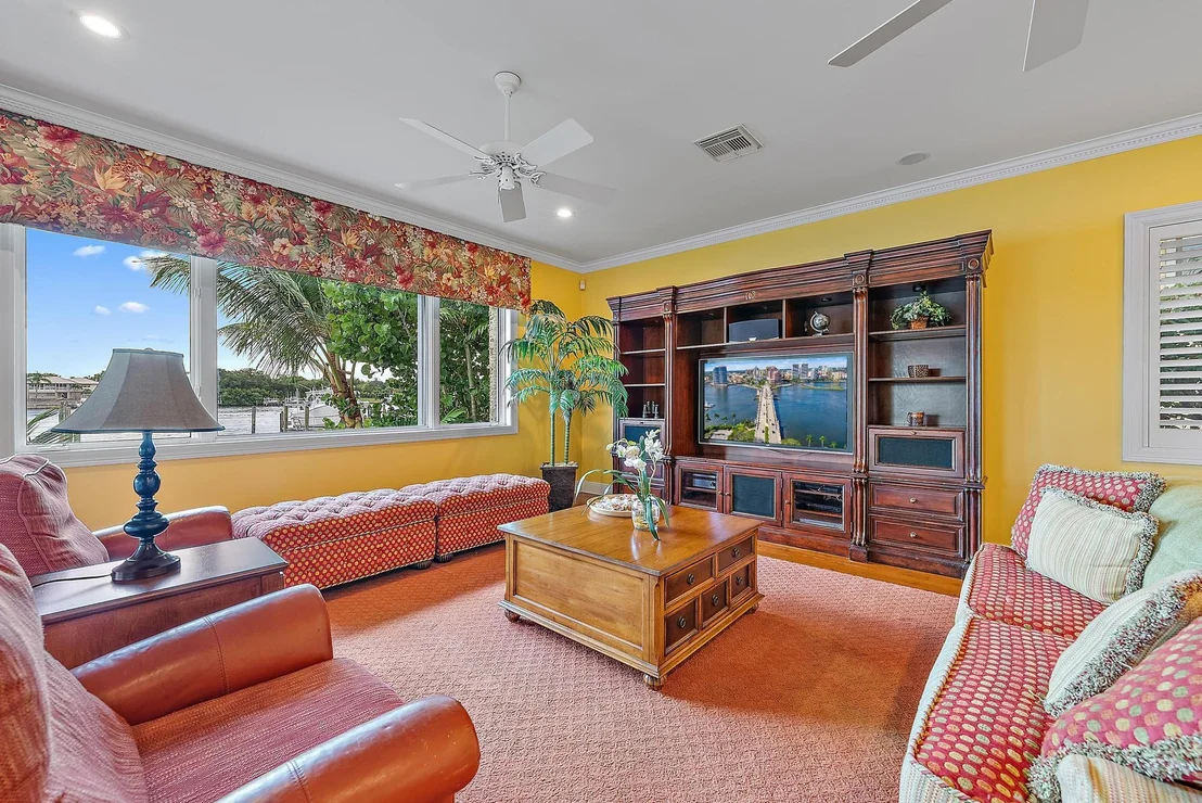 Photo of 4205 SE Centerboard Lane